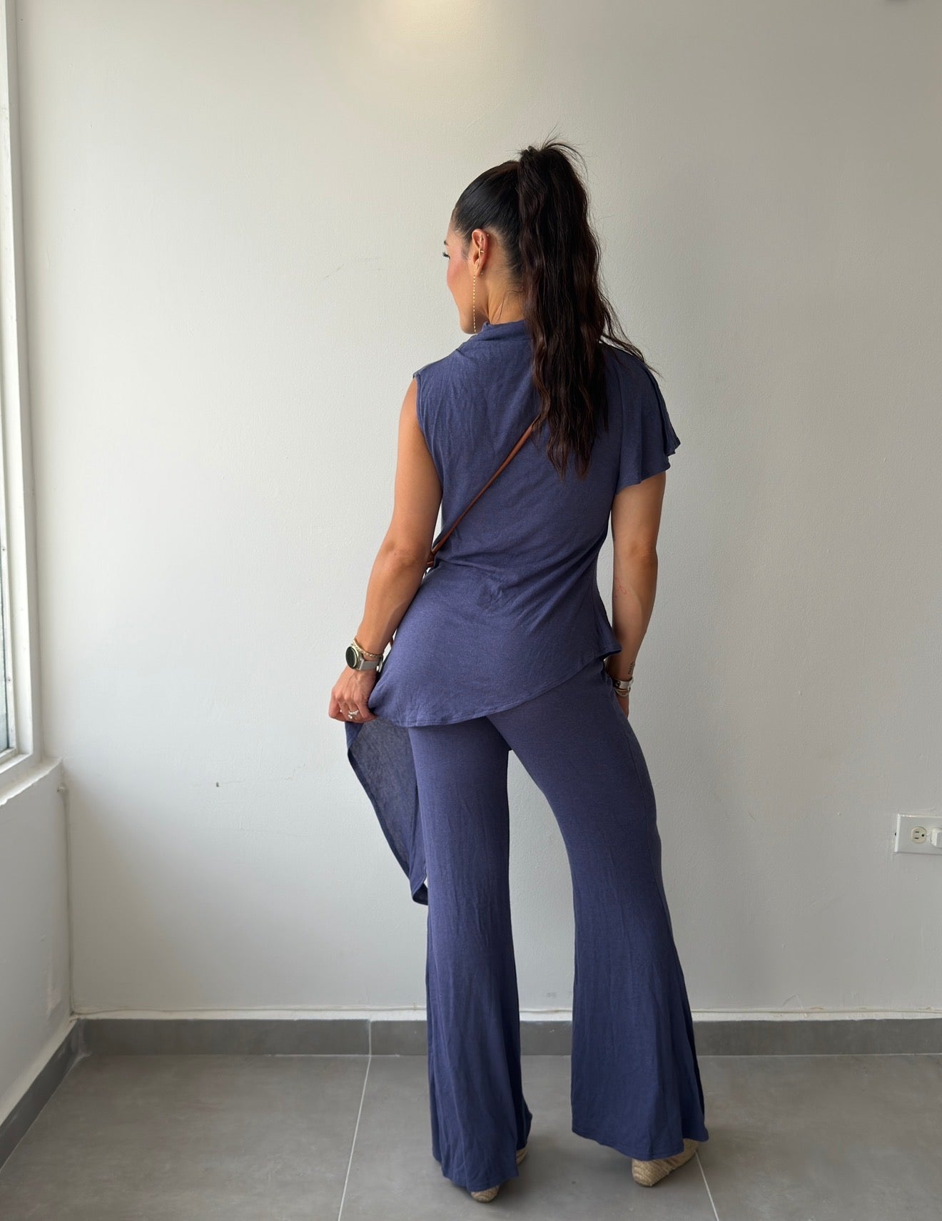 Blue Asymmetric Set