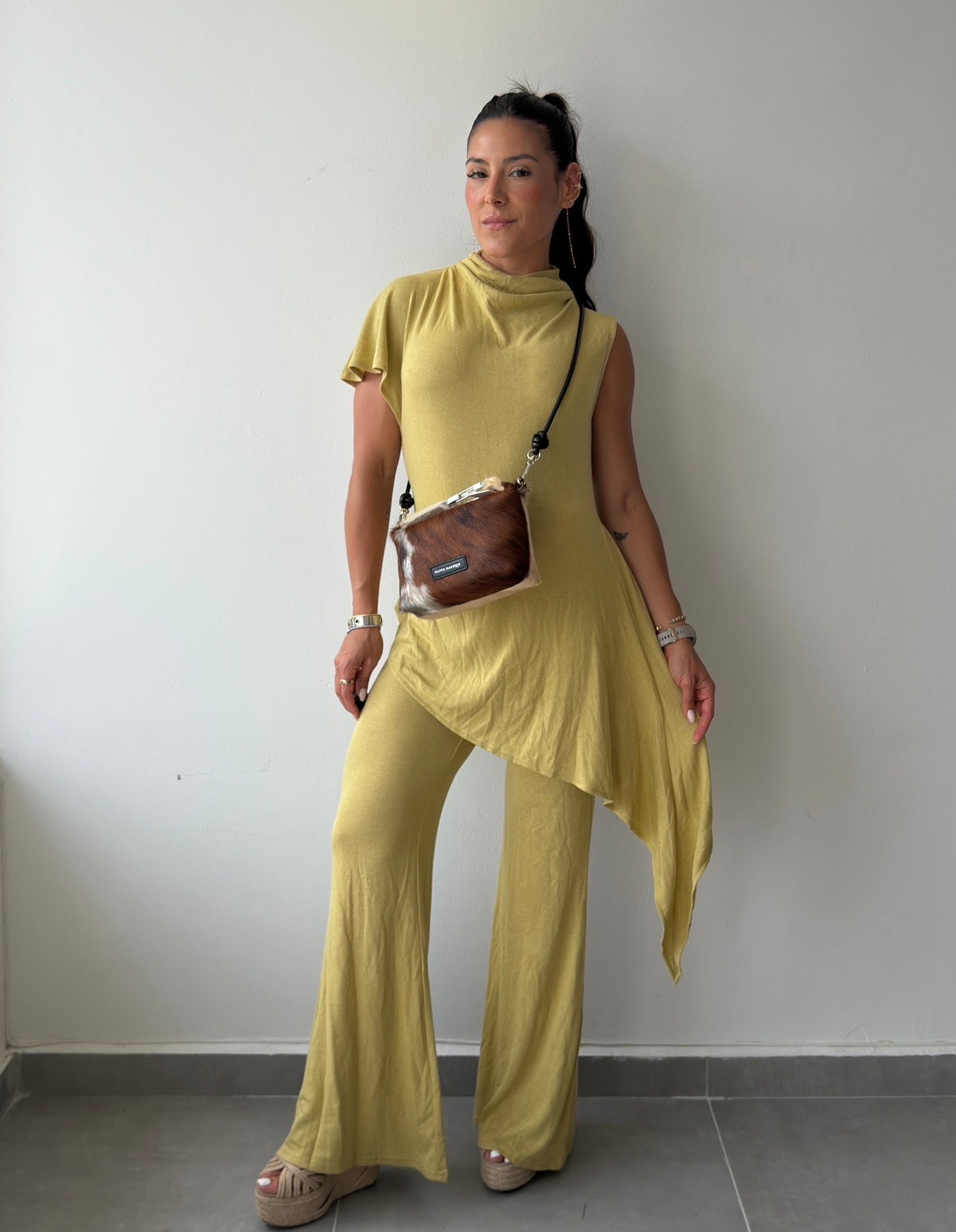 Mustard Asymmetric Set