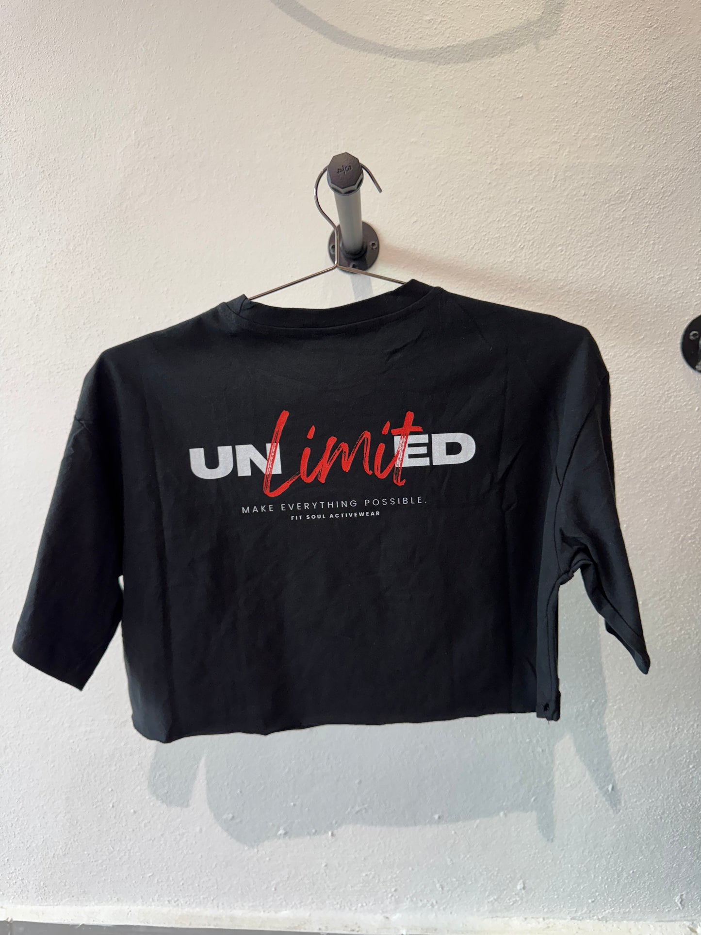 'UNLIMITED' Cropped T Shirt