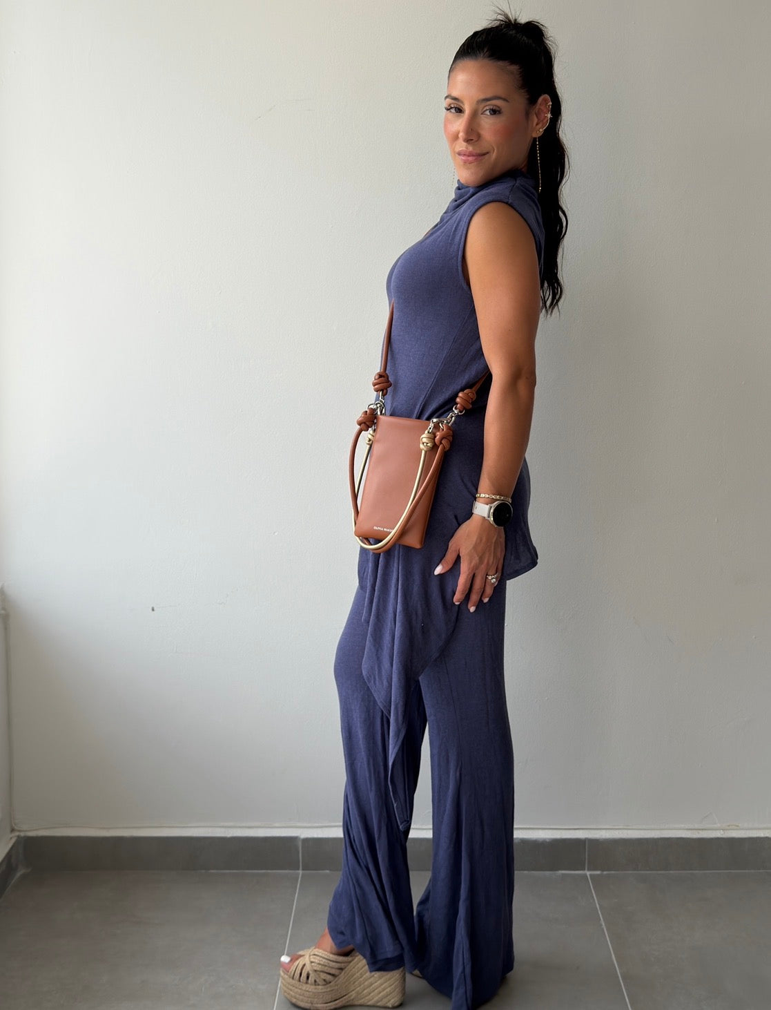 Blue Asymmetric Set