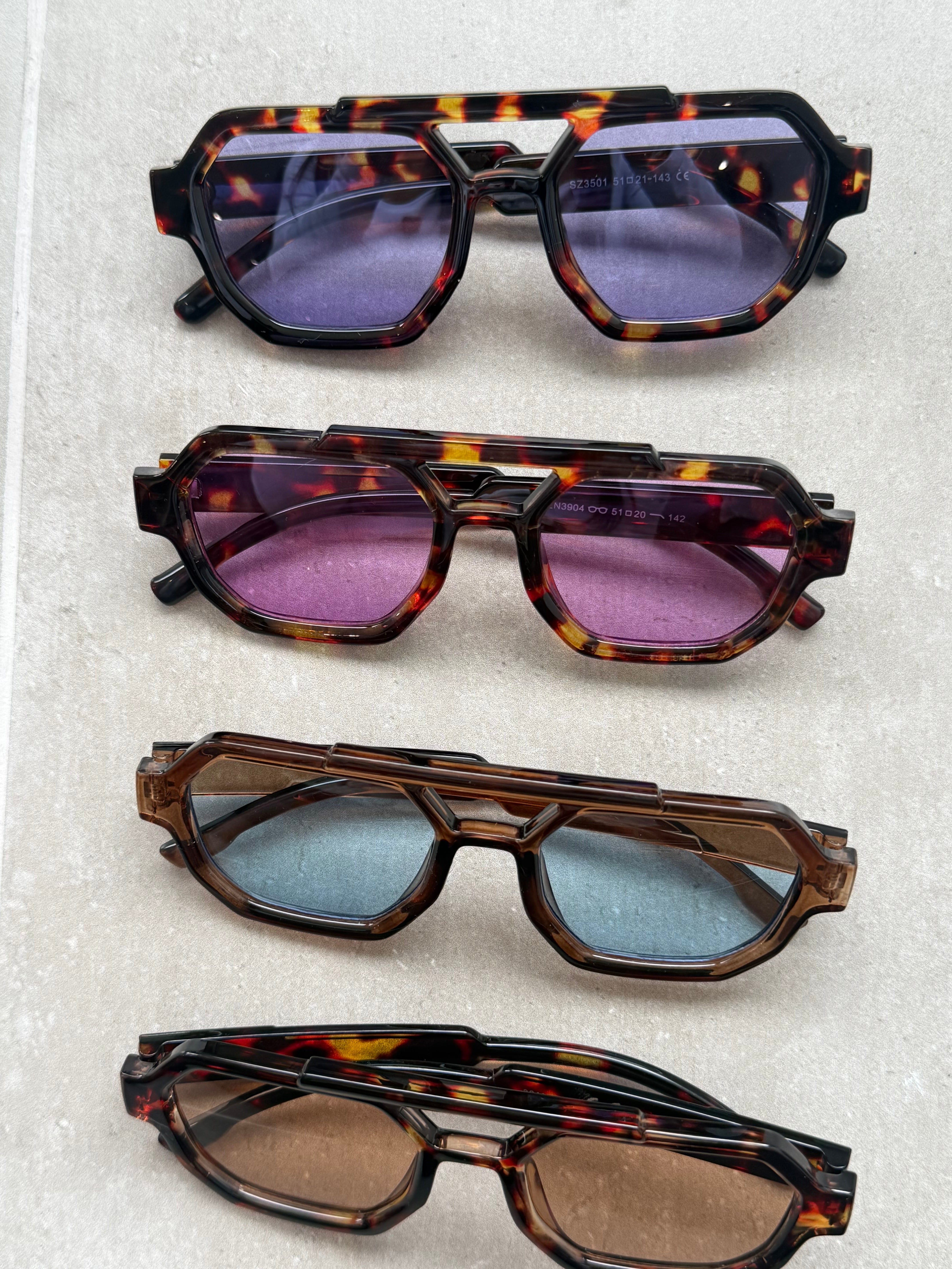 Sunnies (C)