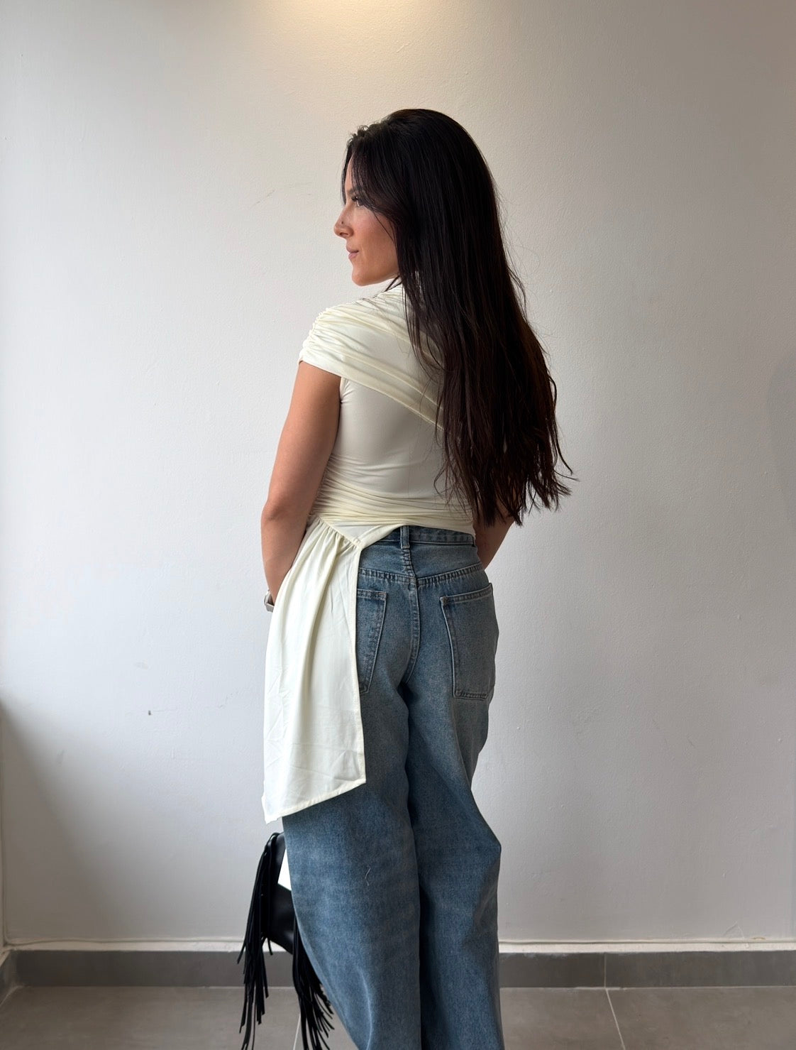 Ivory Asymmetric Top