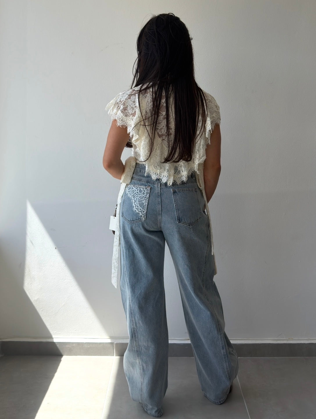 Lace Pocket Detail Barrel Jean
