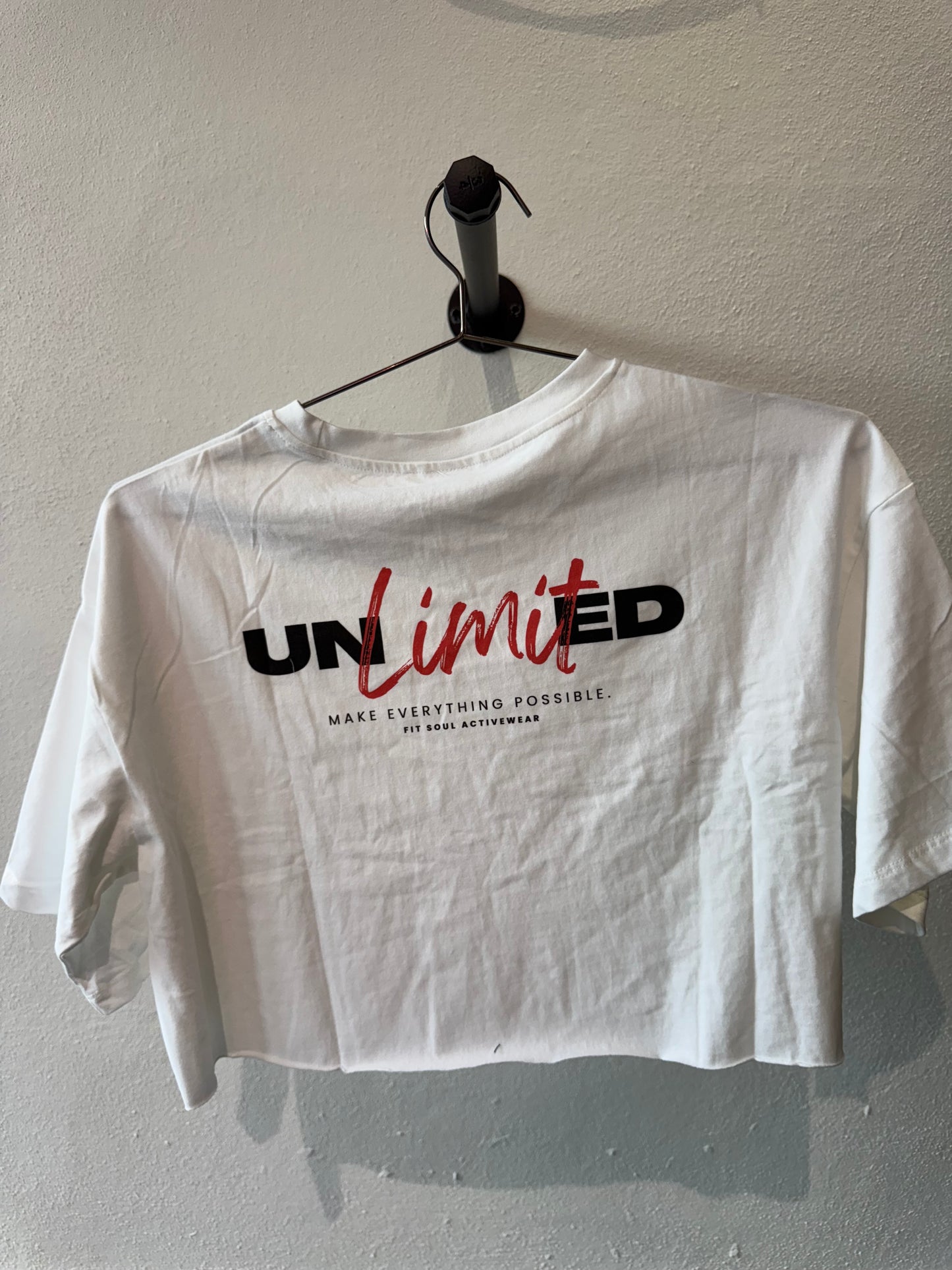 'UNLIMITED' Cropped T Shirt