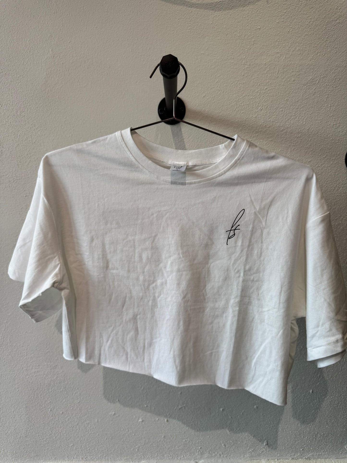 'UNLIMITED' Cropped T Shirt