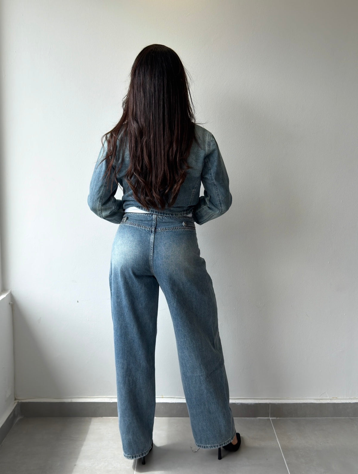 Button Detail Barrel Jeans
